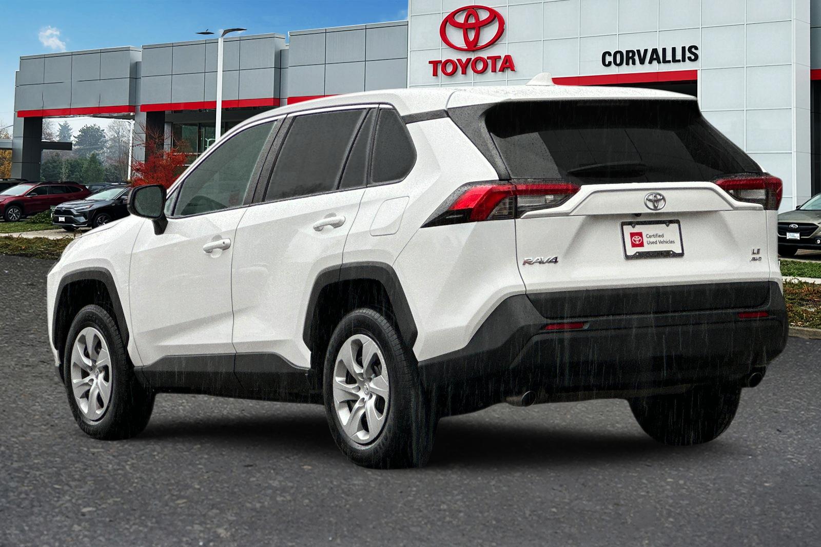 2024 Toyota RAV4 LE photo 4