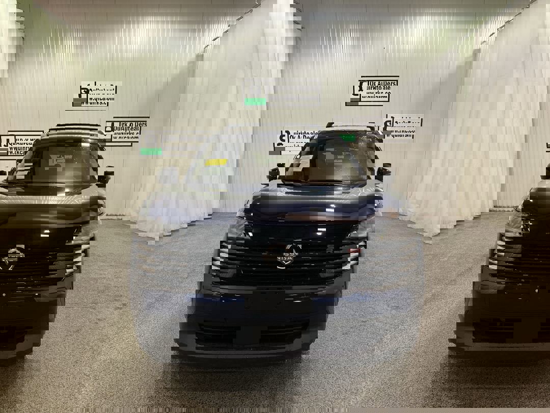 2026 Nissan Kicks SR photo 2