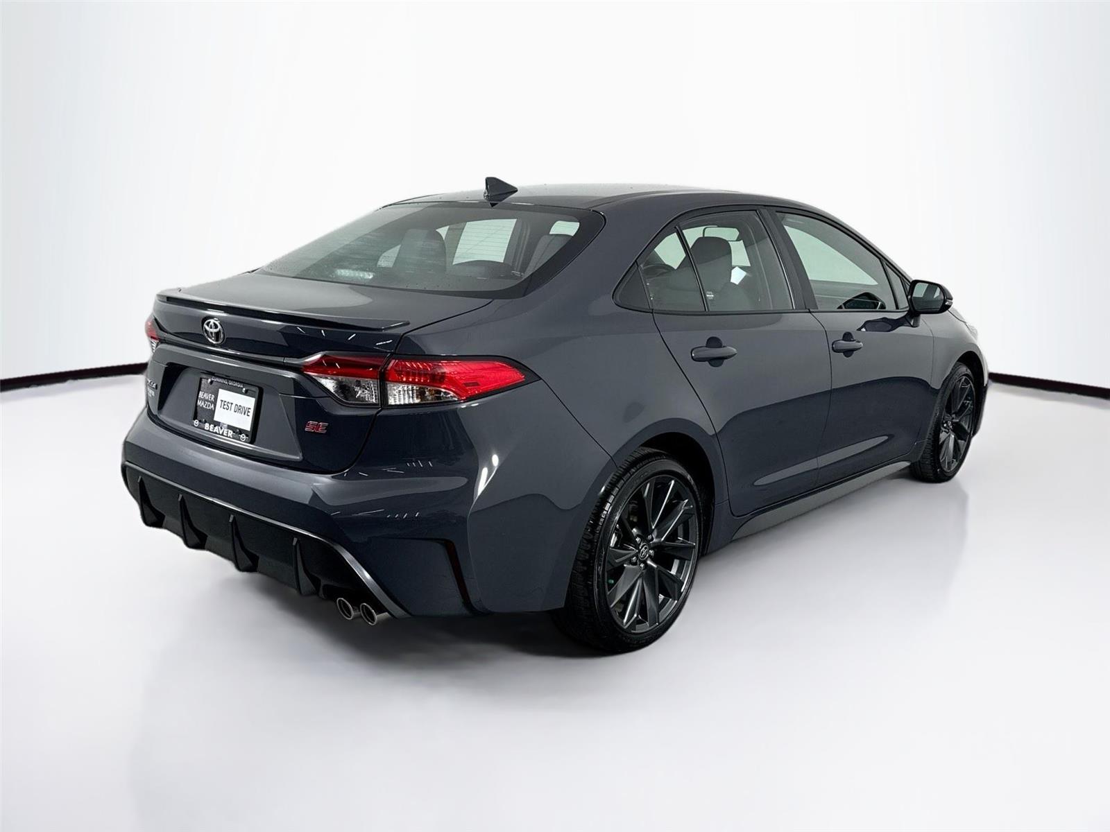 2025 Toyota Corolla SE photo 3