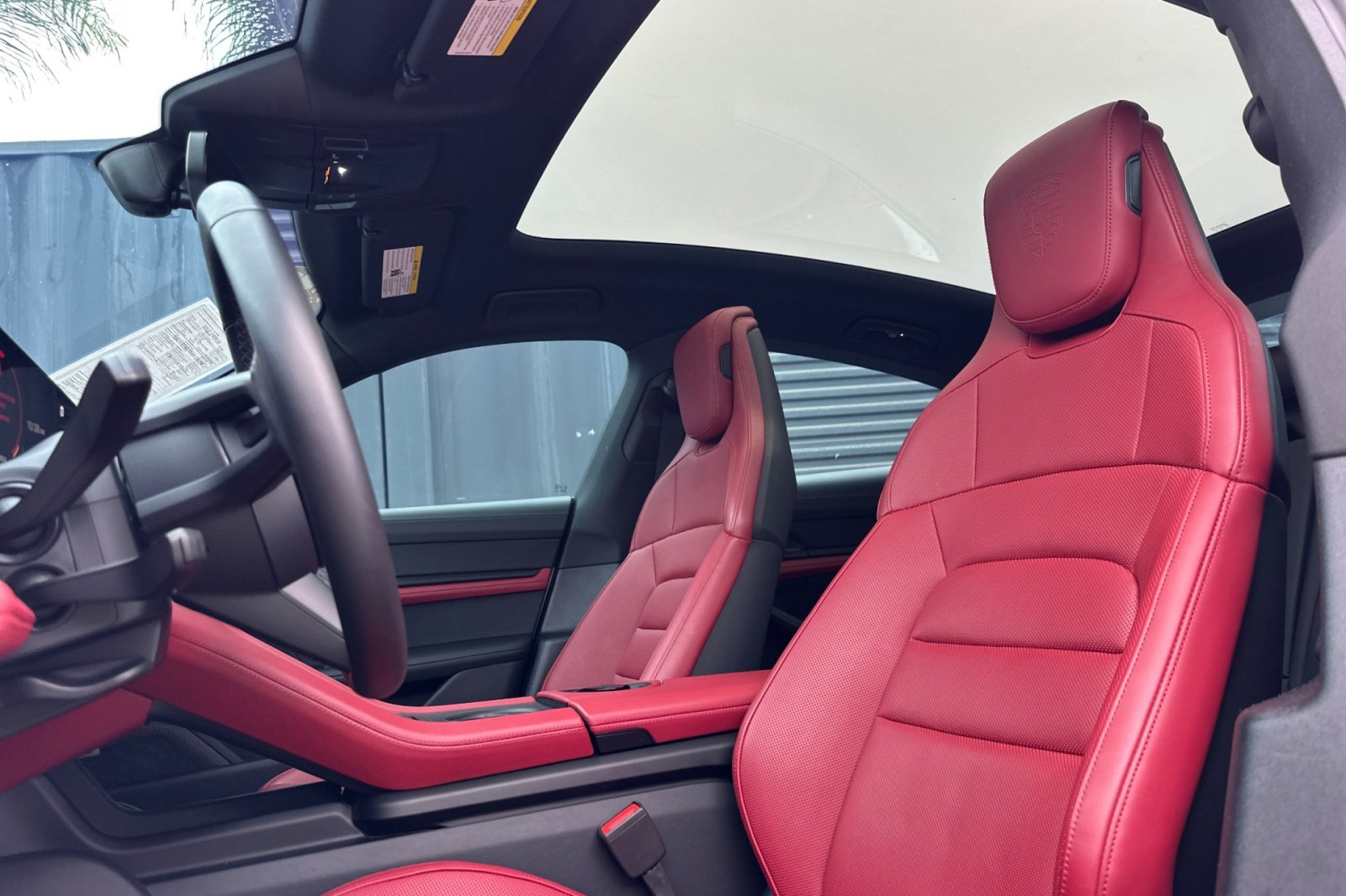 2023 Porsche Taycan photo 6