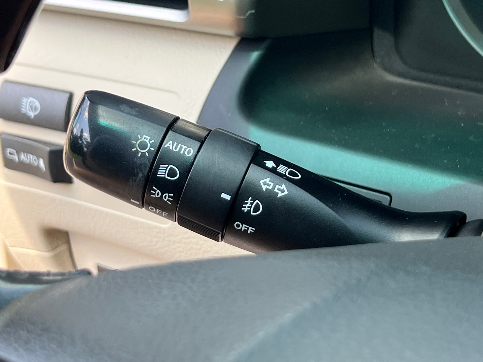 2014 Lexus LX 570 photo 37
