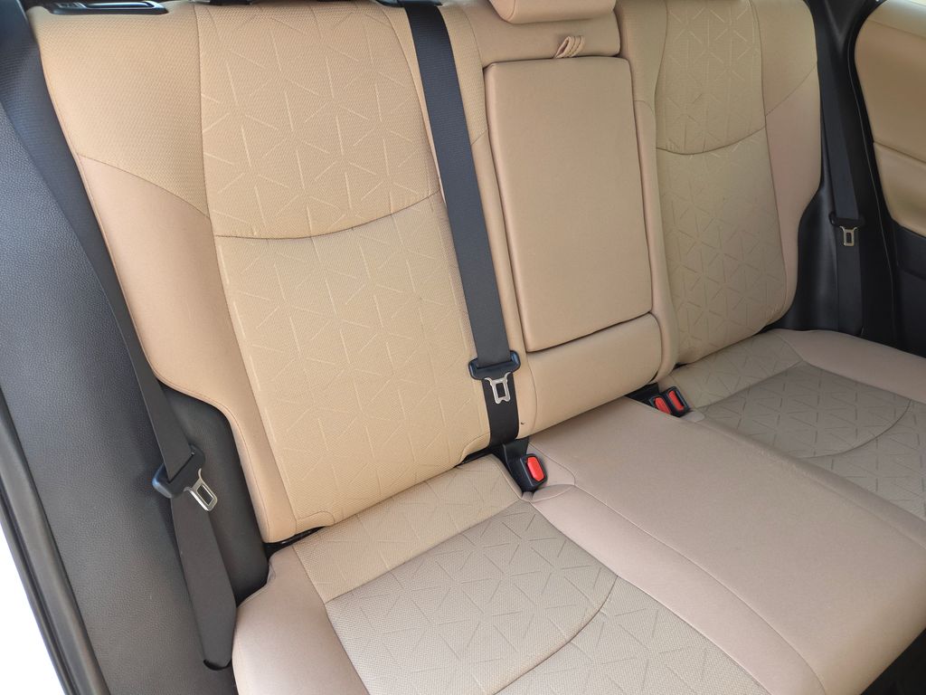 2023 Toyota RAV4 Hybrid XLE photo 17