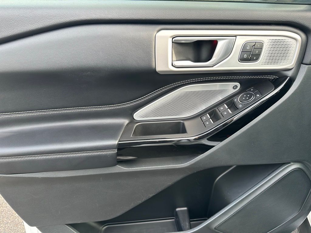 2021 Ford Explorer ST photo 11