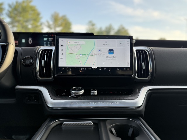 2025 Ford Expedition MAX Platinum photo 21