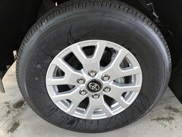 2025 Toyota Tacoma SR5 Double Cab photo 9