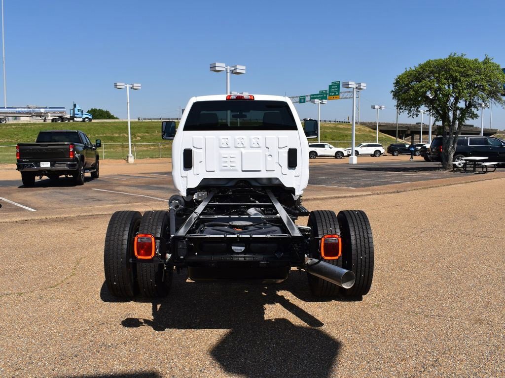 2024 Chevrolet Silverado 4500HD Work Truck photo 4