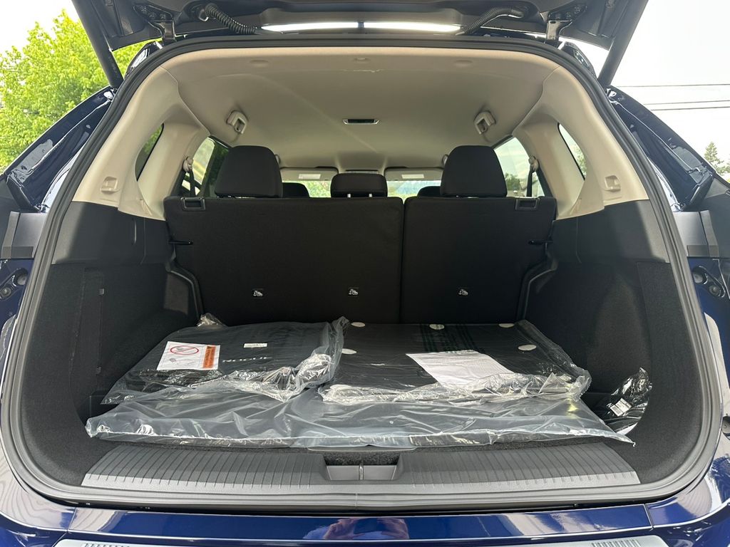 2026 Nissan Rogue SV photo 28