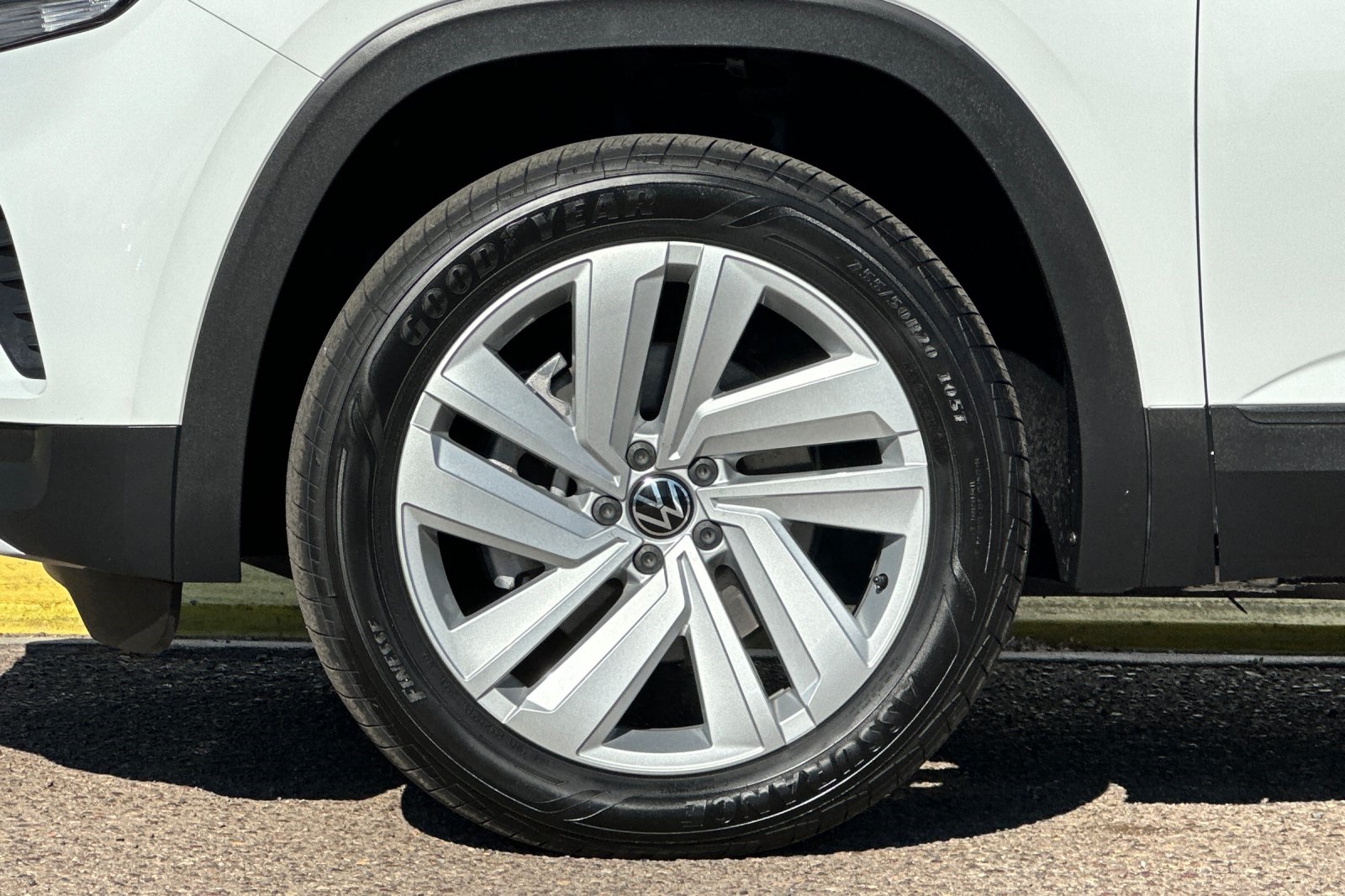 2023 Volkswagen Atlas Cross Sport SE Technology photo 23