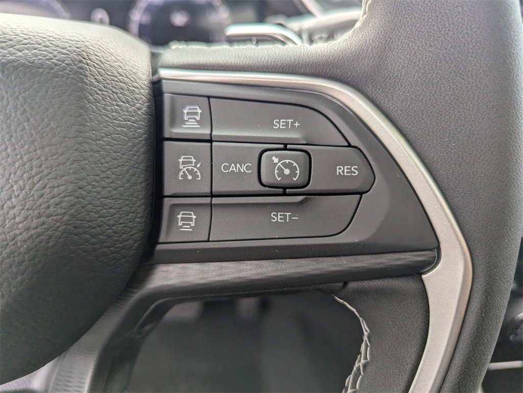 2025 Jeep Grand Cherokee Laredo X photo 19