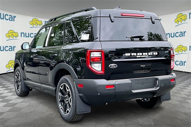 2025 Ford Bronco Sport Outer Banks photo 3