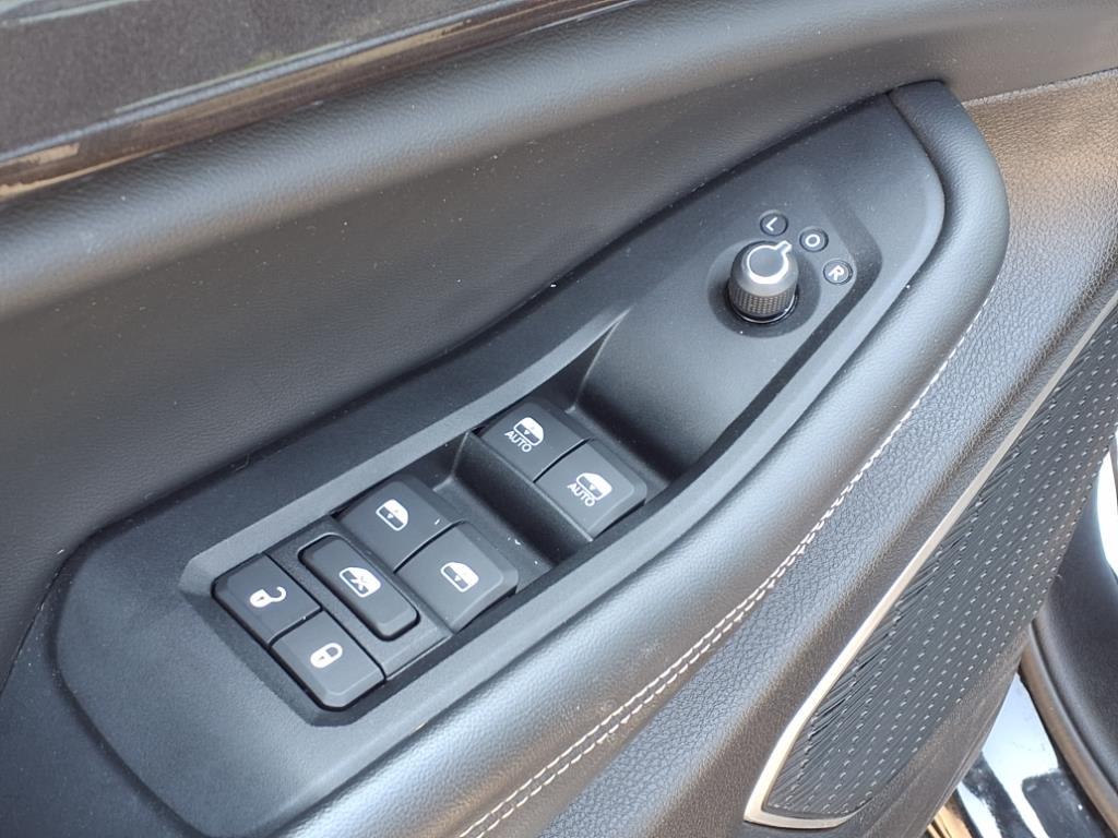 2022 Jeep Grand Cherokee Laredo photo 4