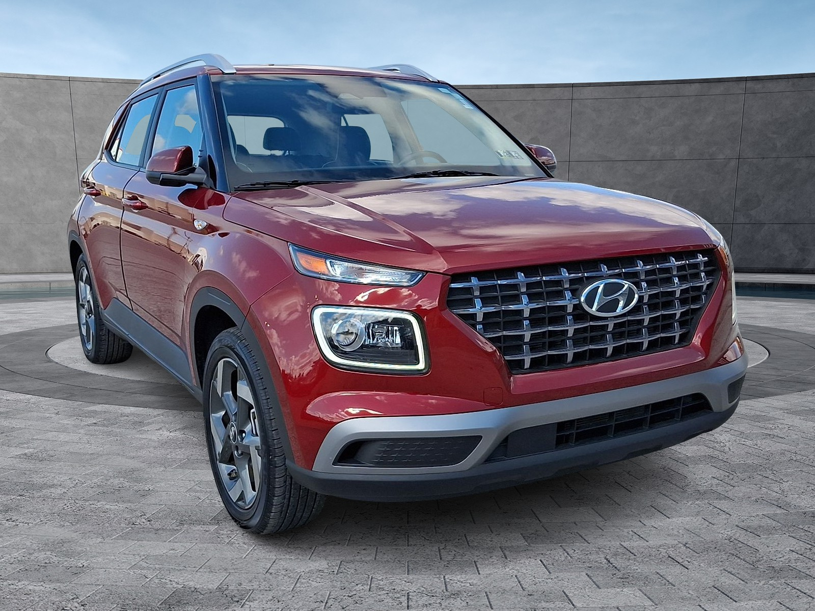 2024 Hyundai Venue Limited photo 2