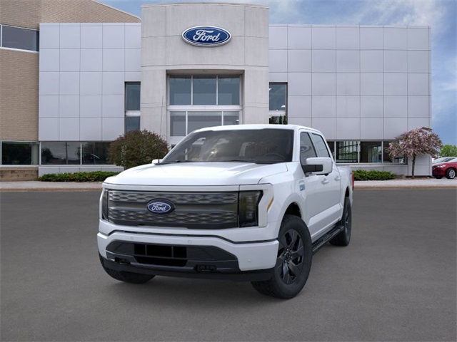 2025 Ford F-150 Lightning Lariat photo 2