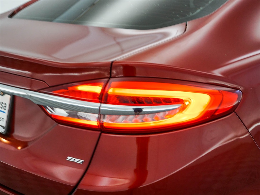 2017 Ford Fusion Energi SE photo 9