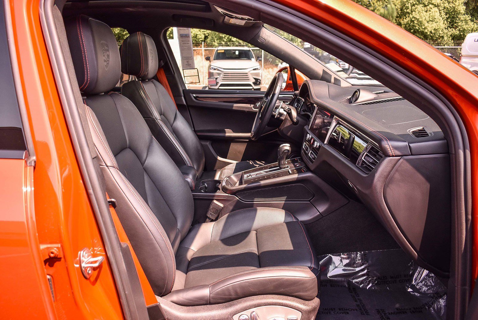 2022 Porsche Macan Base photo 15