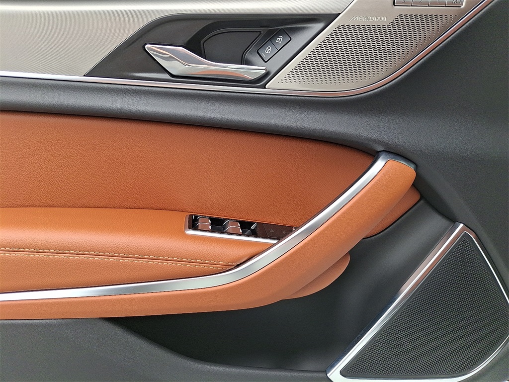 2024 Jaguar XF R-Dynamic SE photo 12