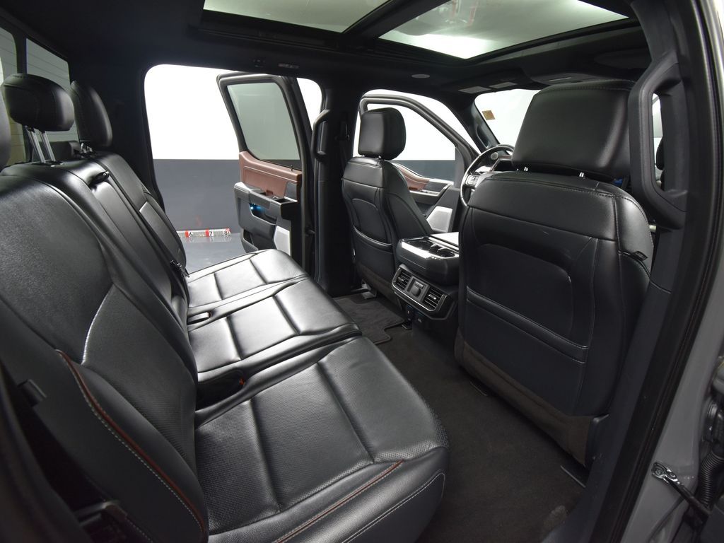 2021 Ford F-150 Lariat photo 32