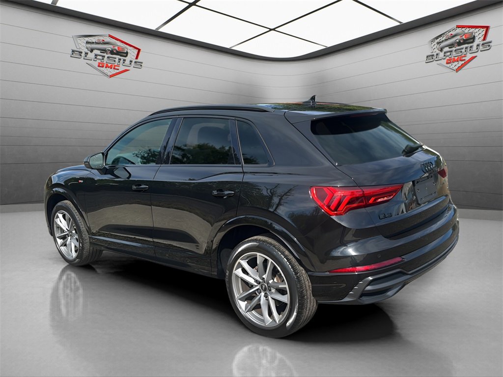 2022 Audi Q3 Premium Plus 45 TFSI S line photo 3
