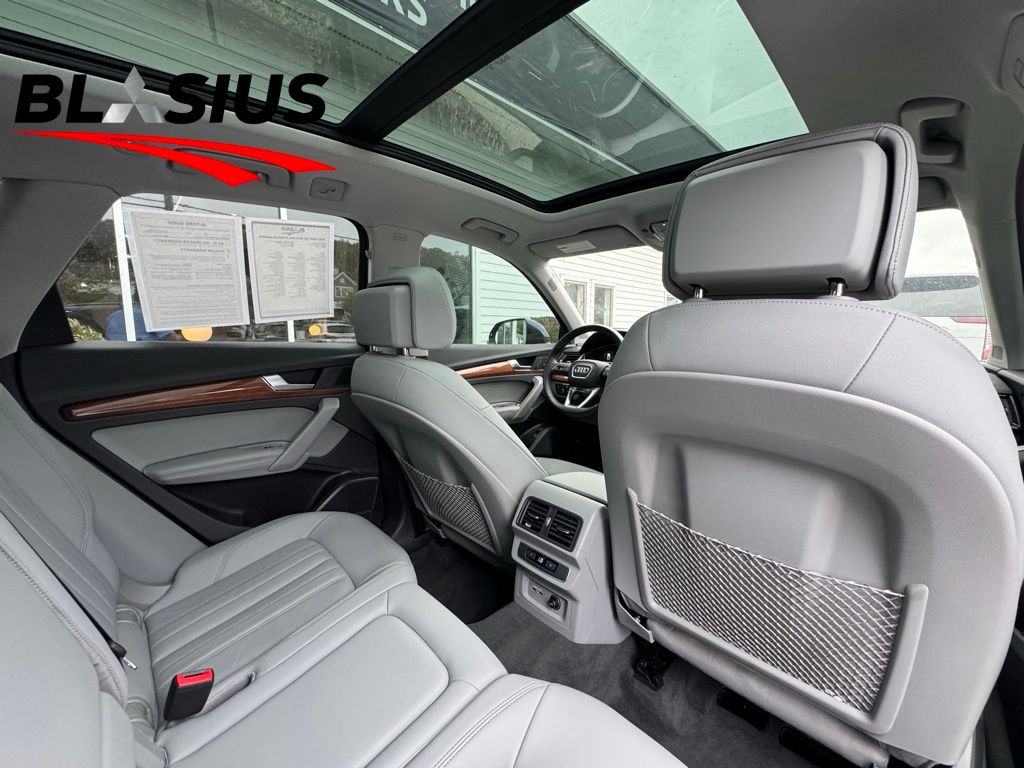 2022 Audi Q5 45 S line Premium photo 8
