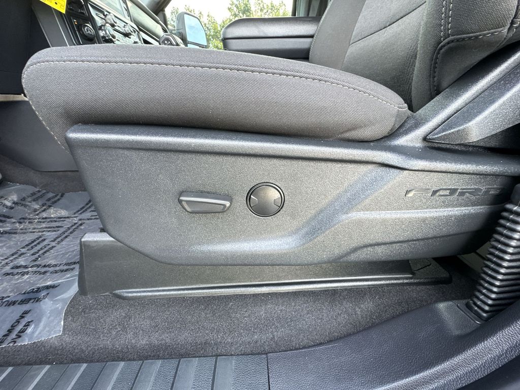 2025 Ford F-150 XLT photo 14