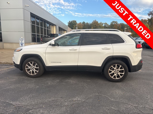 2016 Jeep Cherokee Latitude photo 3
