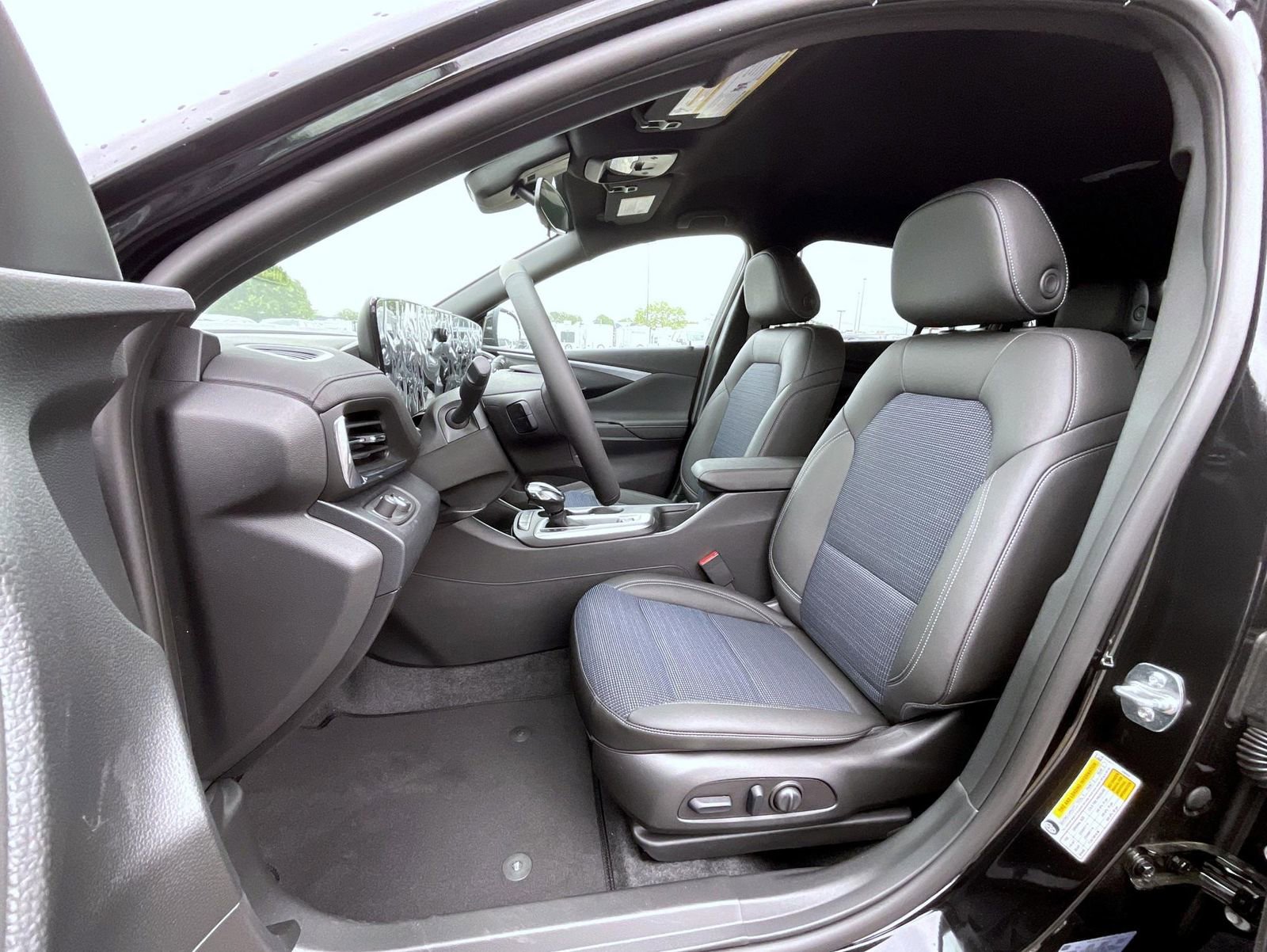 2025 Buick Envista Preferred photo 10