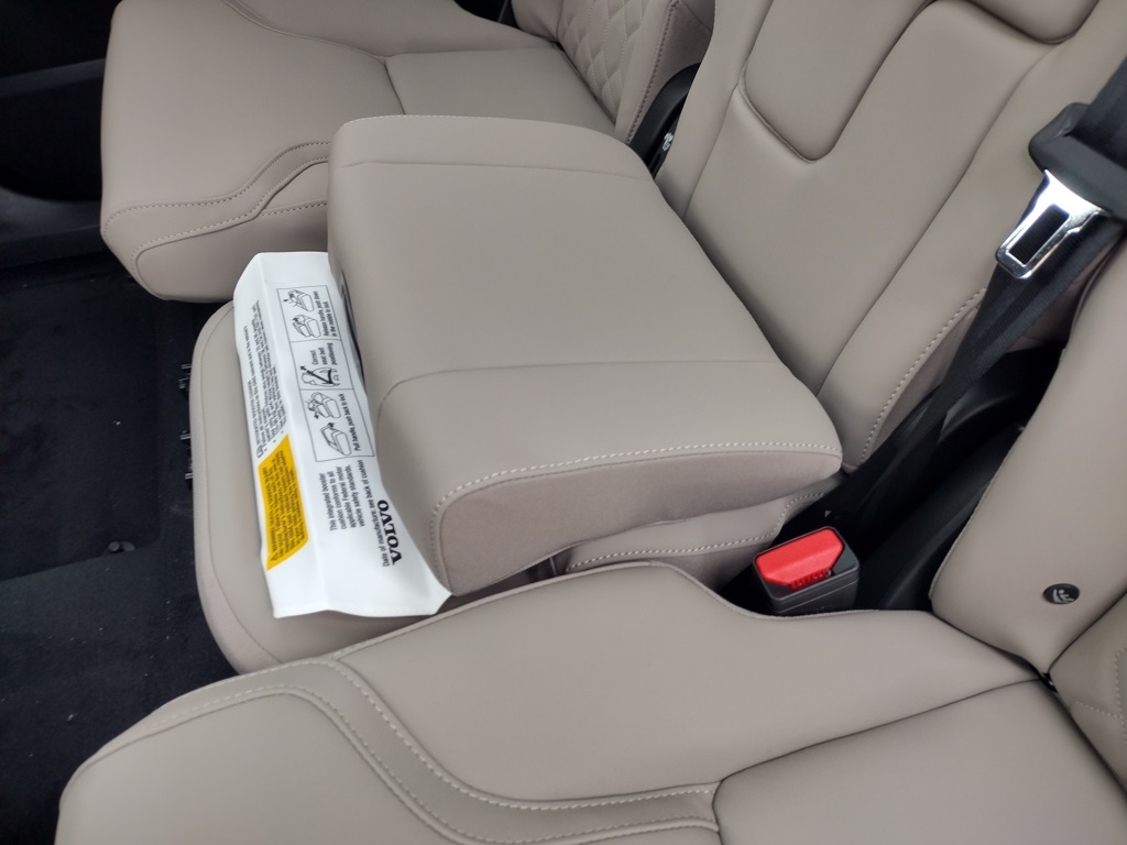 2026 VOLVO XC90 - Image 21