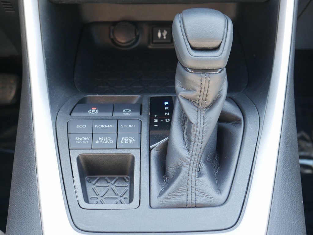 2019 Toyota RAV4 XLE Premium photo 17