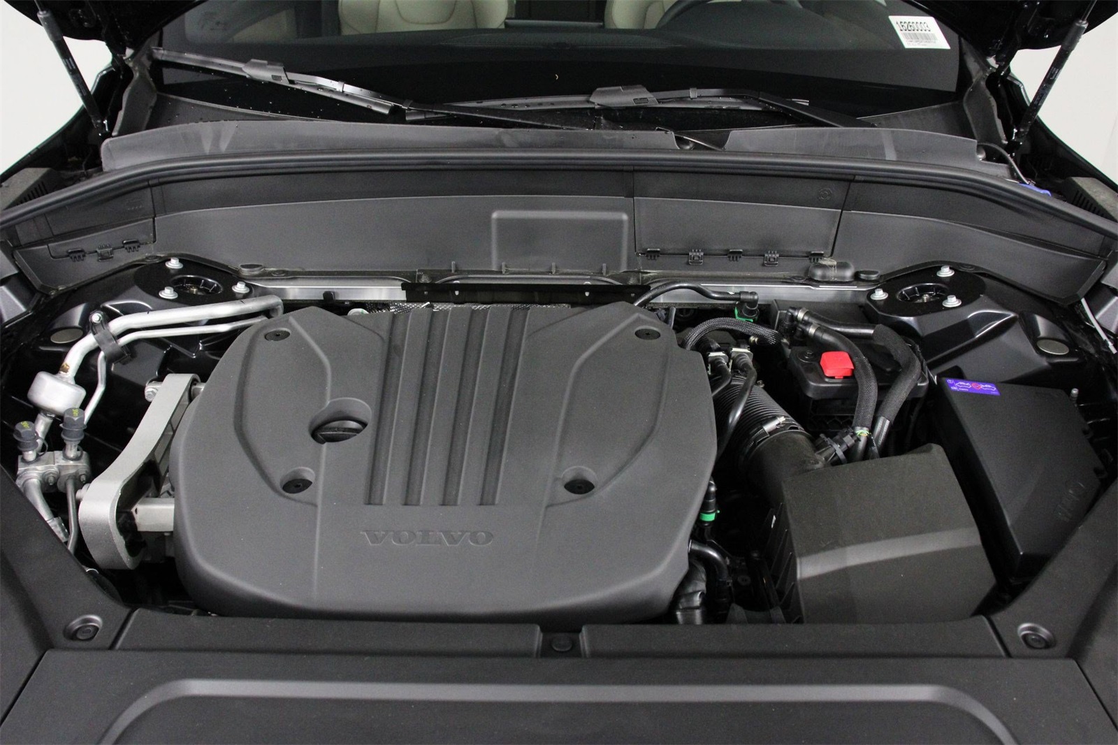 2026 Volvo XC90 B5 Plus photo 11