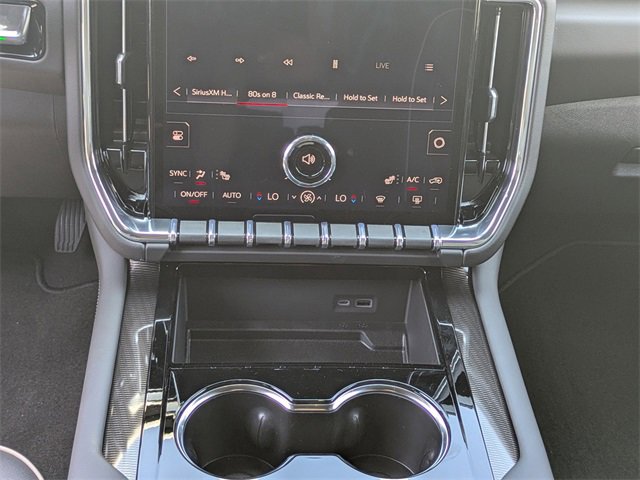 2025 Gmc Yukon XL photo 17