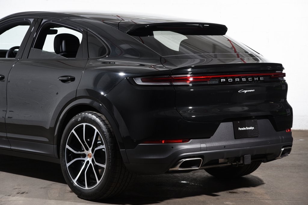 2025 Porsche Cayenne Coupe photo 17