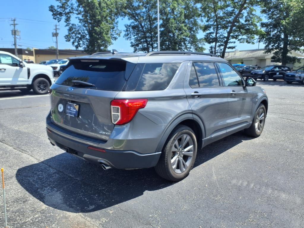 2022 Ford Explorer XLT photo 2