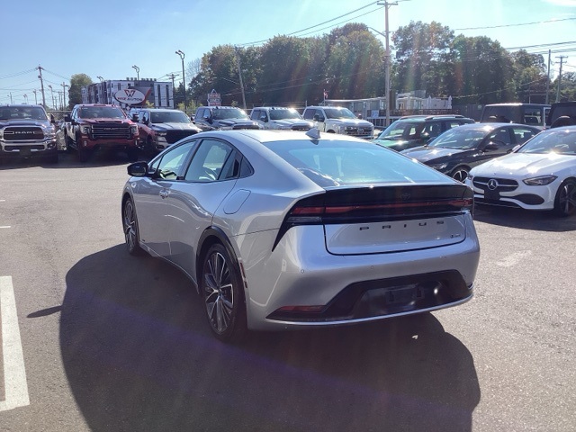 2023 Toyota Prius XLE photo 4