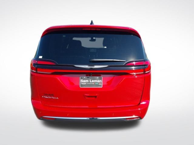 2026 Chrysler Pacifica photo 17