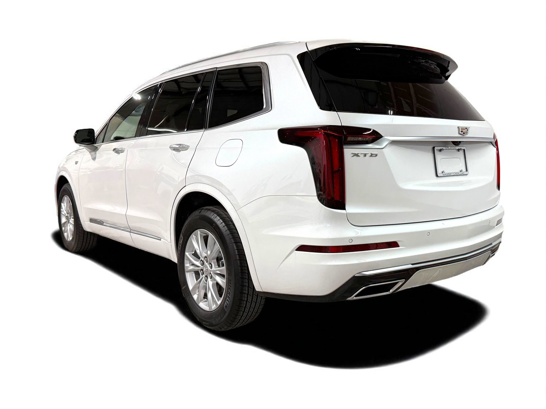 2025 Cadillac XT6 Luxury photo 2