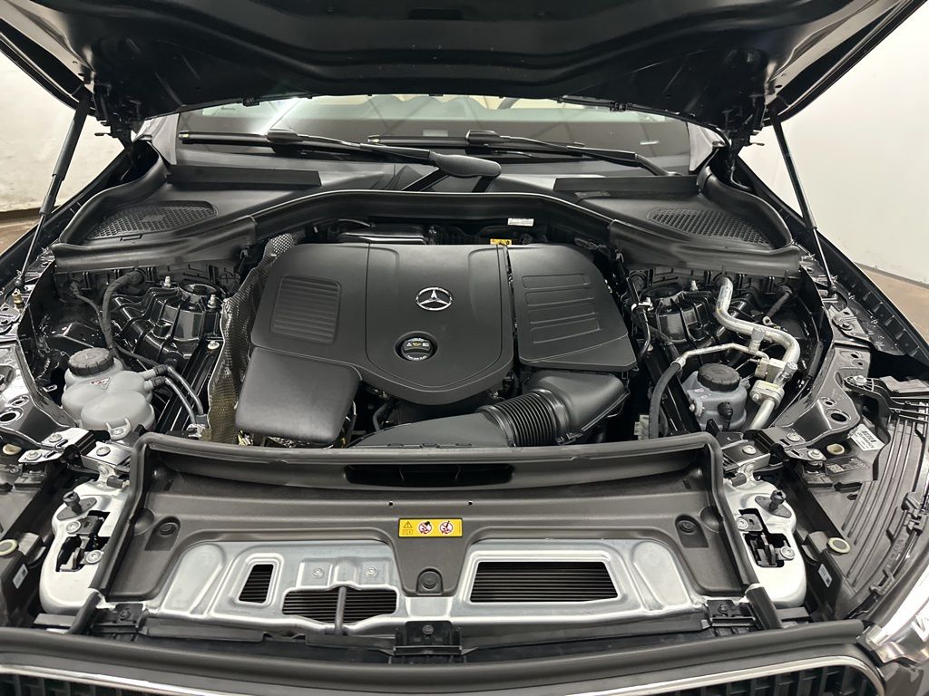 2025 Mercedes Benz GLC 300 photo 26