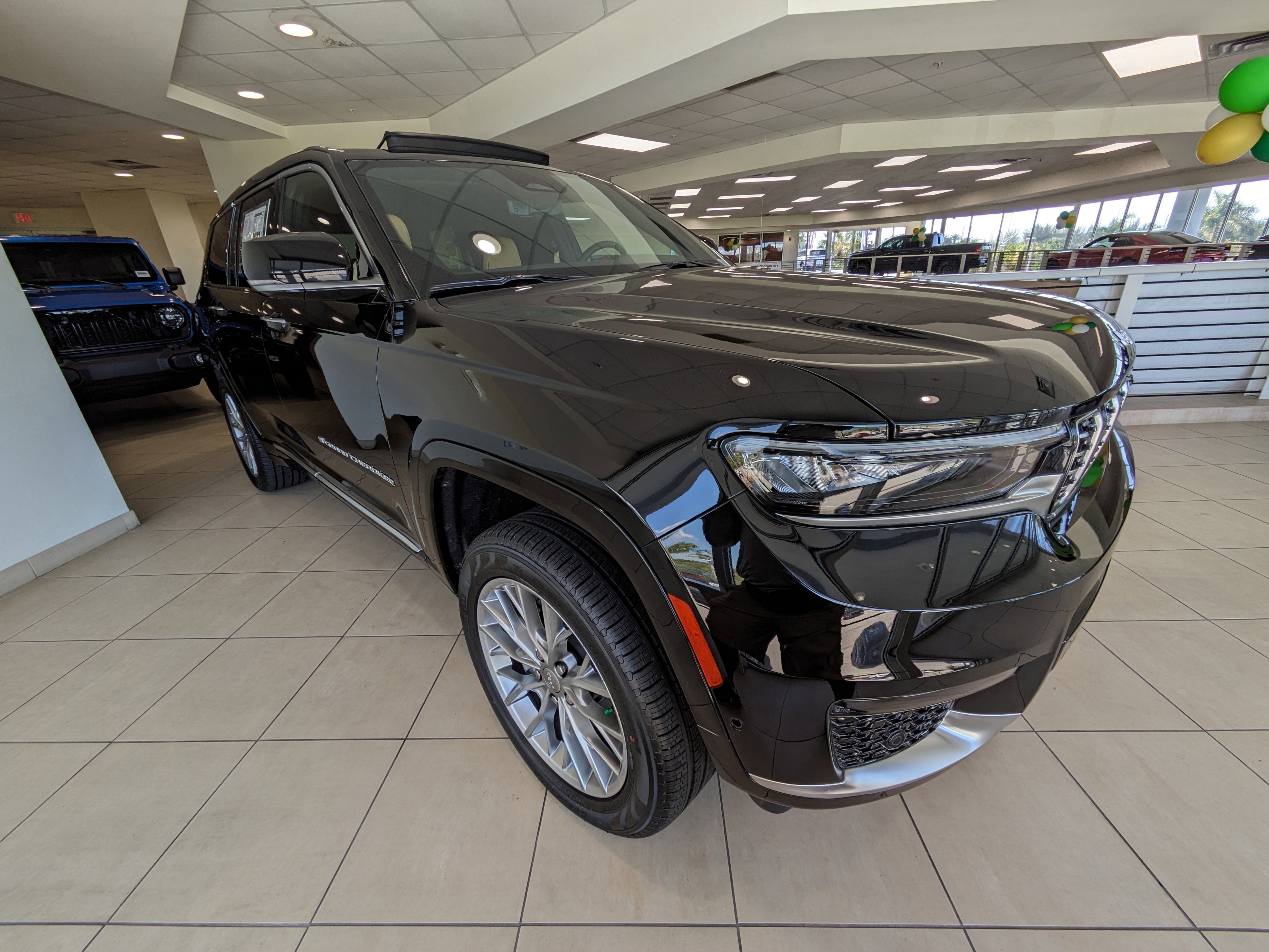 2025 Jeep Grand Cherokee L Summit's photo