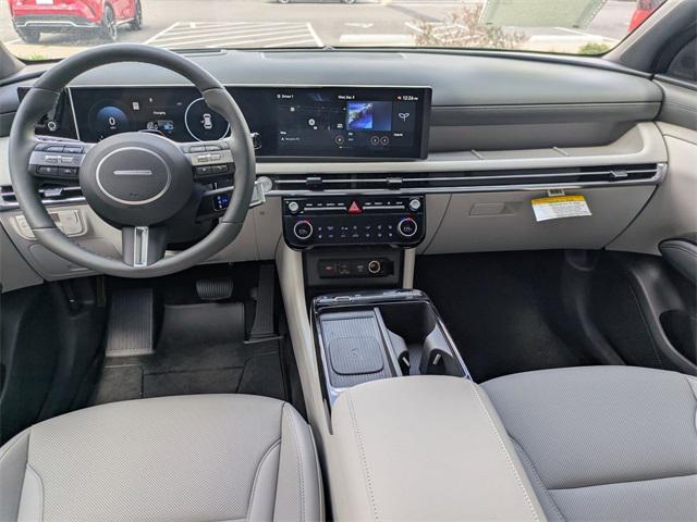 2025 Hyundai Tucson Hybrid Limited photo 3