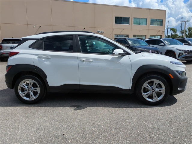2023 Hyundai Kona SEL photo 4