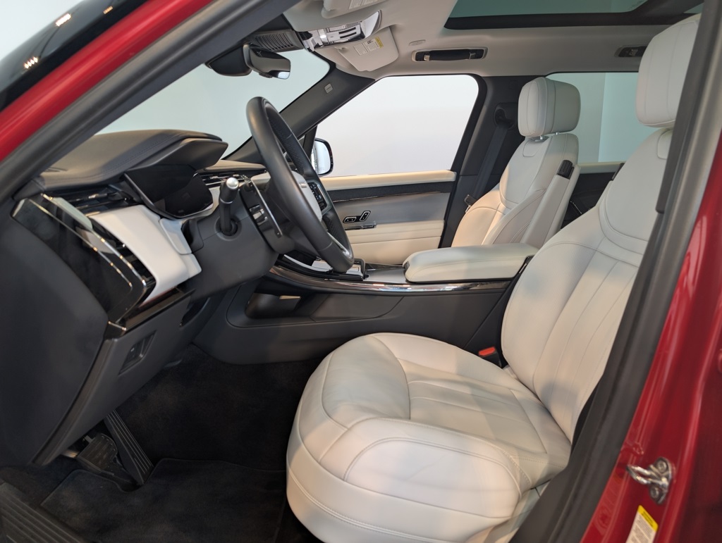 2024 Land Rover Range Rover Sport SE photo 10