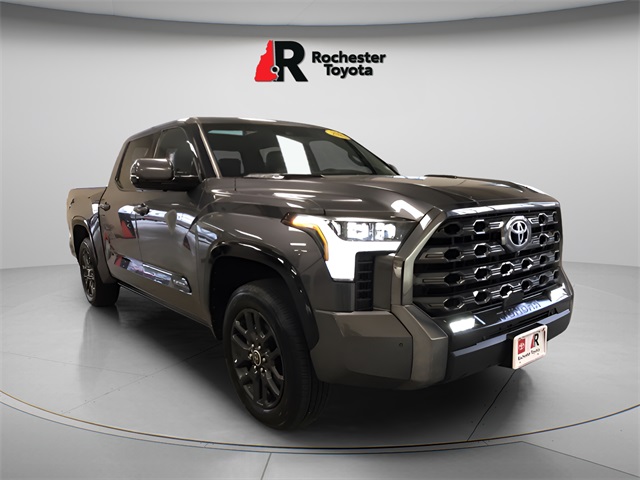 2023 Toyota Tundra Platinum's photo