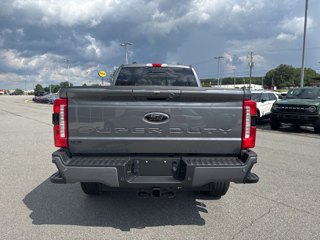 2025 Ford F-350 Lariat photo 4