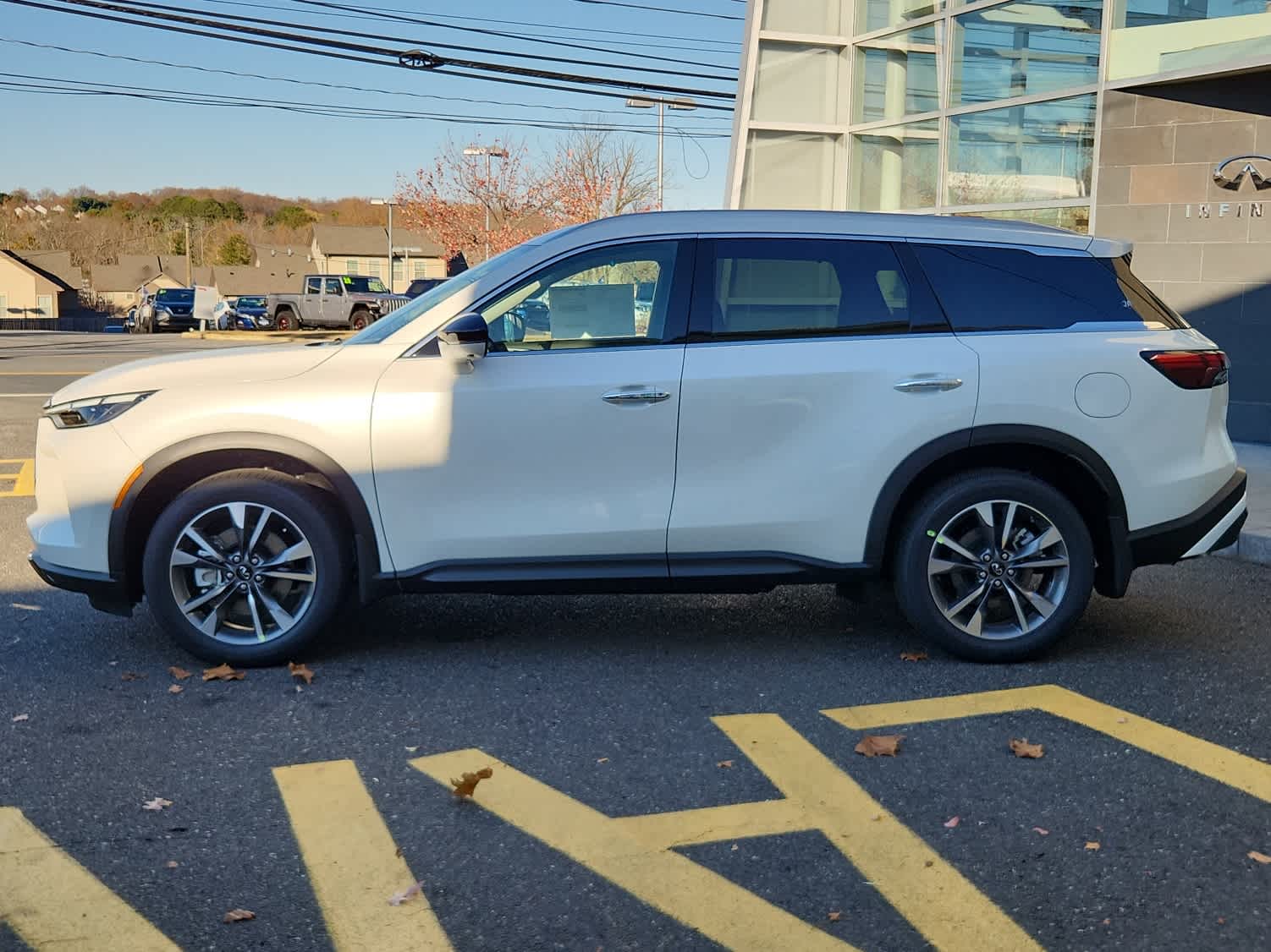 2025 Infiniti QX60 Luxe photo 5