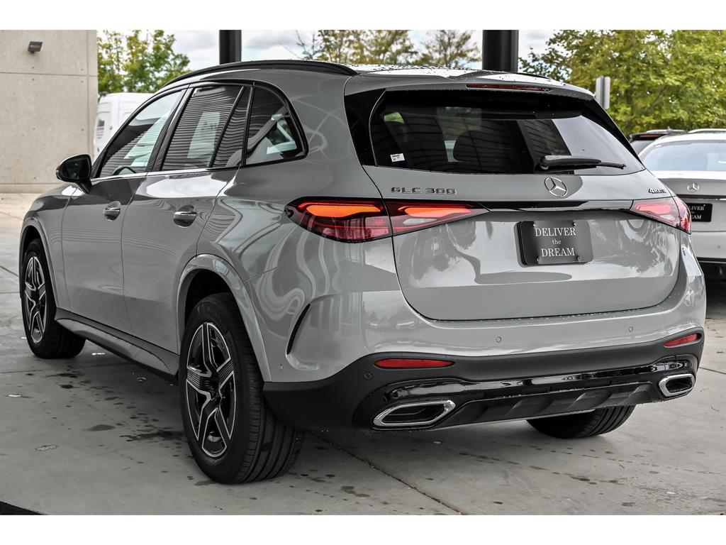 2026 Mercedes Benz GLC 300 4MATIC photo 2