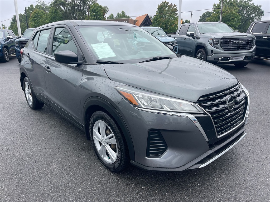 2021 Nissan Kicks S photo 6