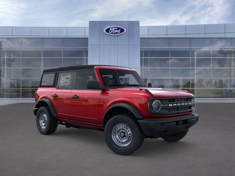 2025 Ford Bronco Base photo 6