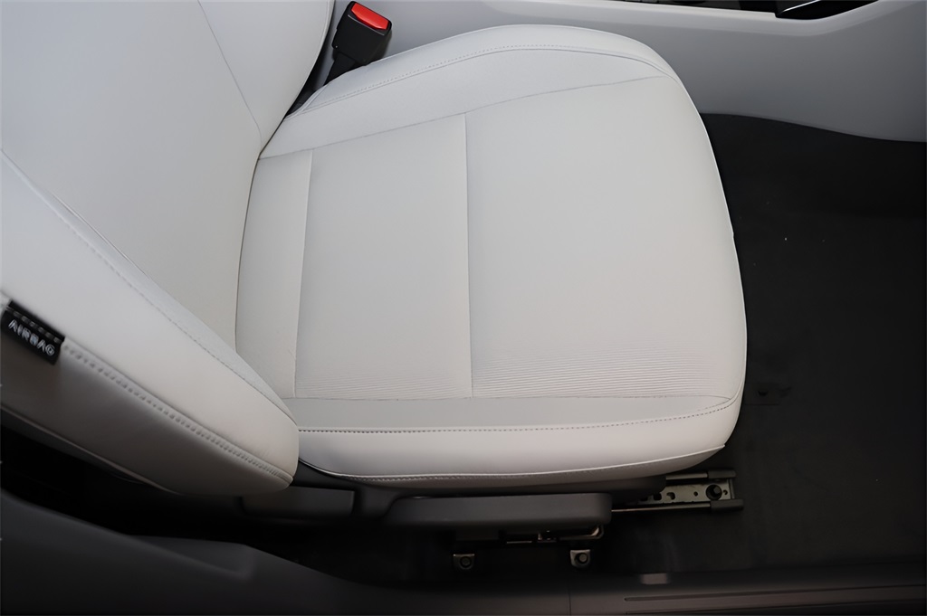 2025 Hyundai Kona SEL photo 17