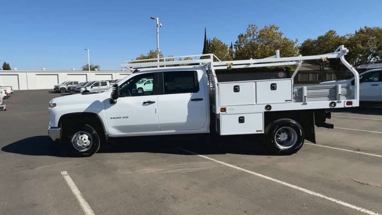 2024 Chevrolet Silverado 3500HD Work Truck photo 37