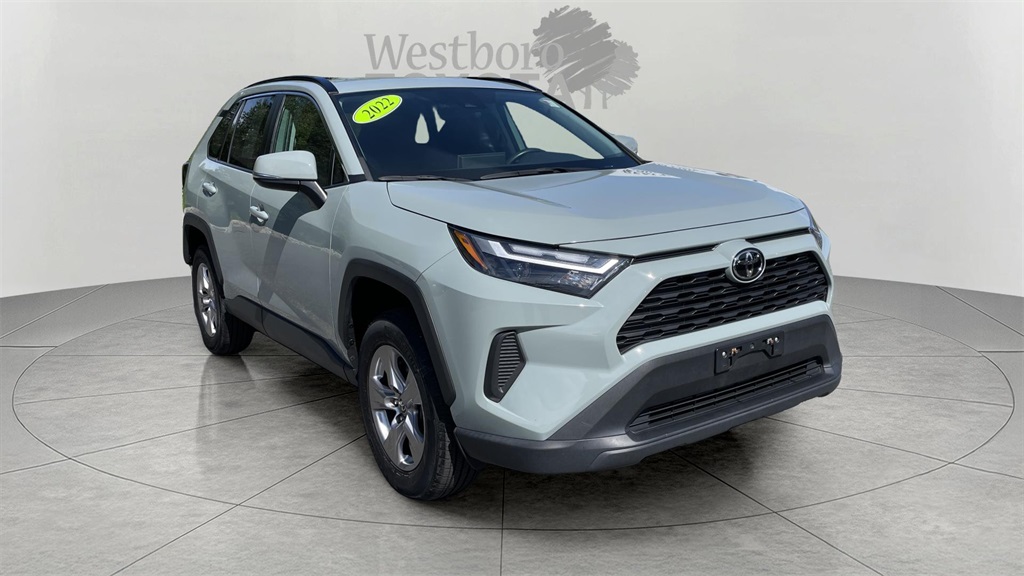 2022 Toyota RAV4 XLE's photo
