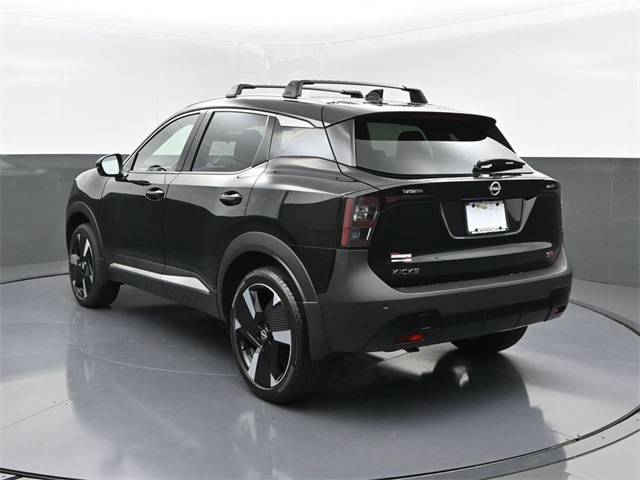 2025 Nissan Kicks SR photo 3